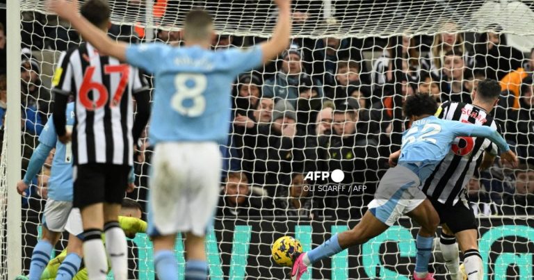 De Bruyne inspires Man City comeback to stun Newcastle