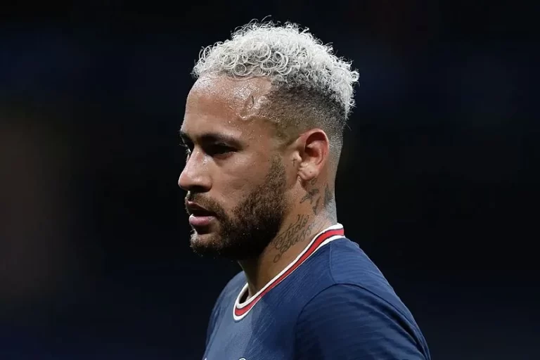 Dani Alves: Neymar pays €150,000 to victim of nightclub rape