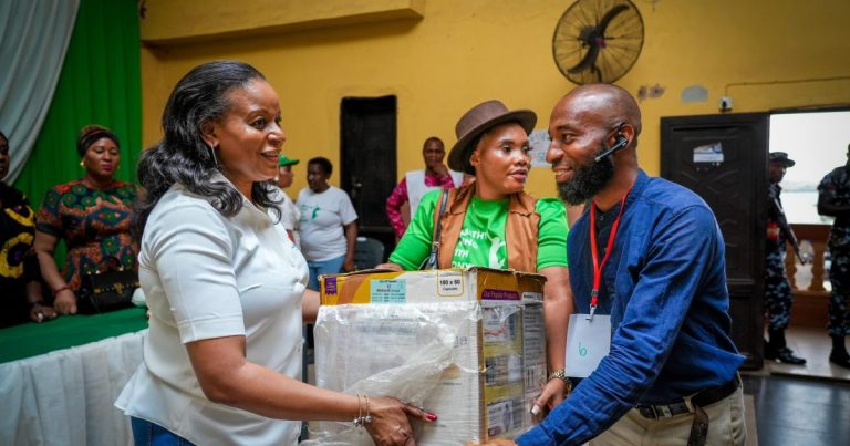 Anambra first lady distributes health supplies to elderly