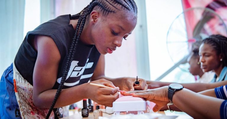 Nigerian lady completes 72-hour nail painting marathon in Plateau