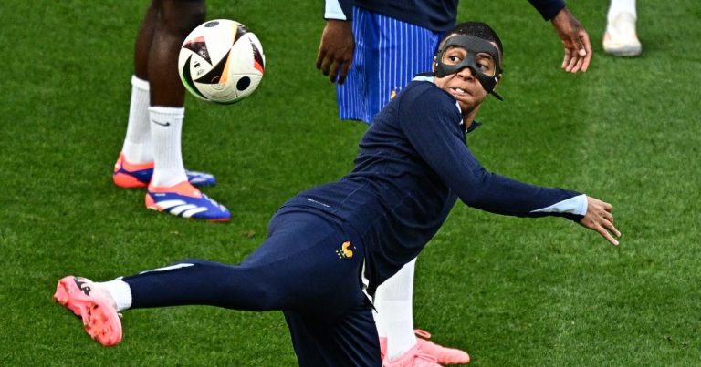 Masked Mbappe benched in France, Netherlands clash