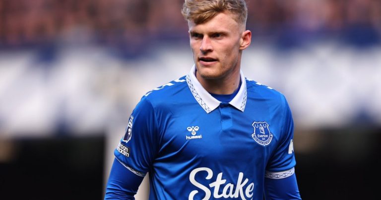 Everton's Branthwaite demands pay rise amid Man Utd interest