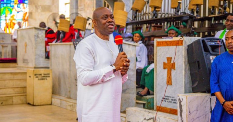 Makinde honours father 12 years after death