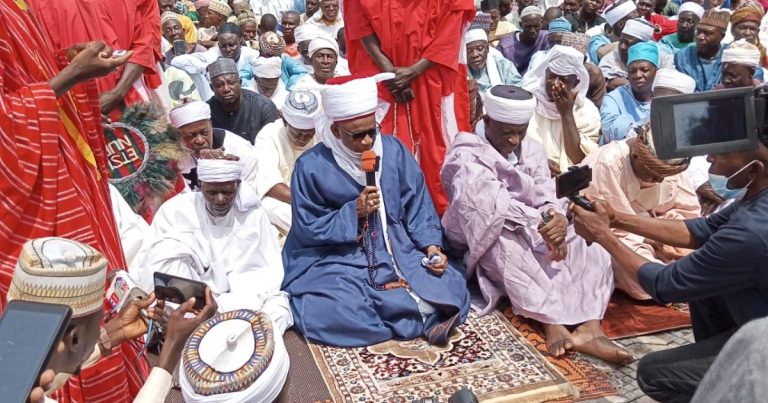 Etsu Nupe leads prayer for rainfall in Niger