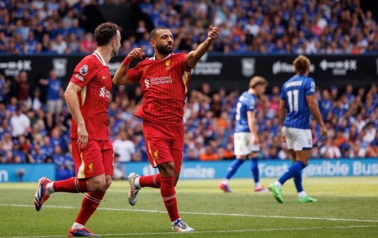 Jota, Salah fire Liverpool to opening day win