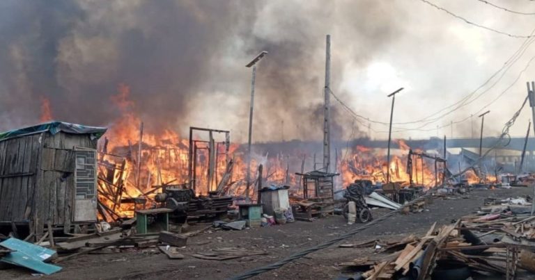 Fire guts Lagos Plank market