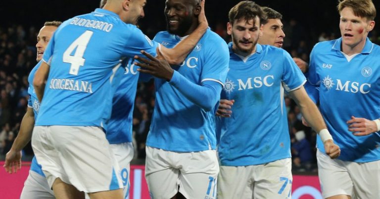 Lukaku keeps Napoli top of Serie A with Roma winner