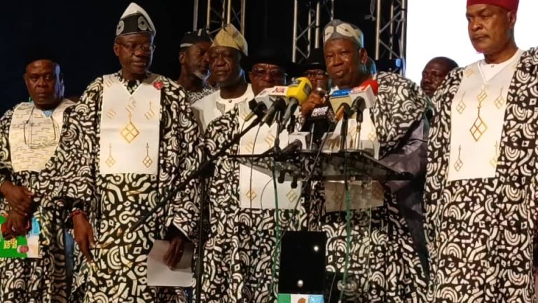 APC National Chairman, Abdulahi Ganduje flanked by party faithful while inaugurating the newly elected executive Committee members of the party in Rivers State led by Chief Tony Okocha in Port Harcourt on Saturday.