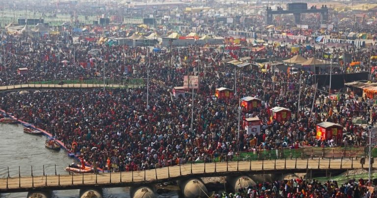 15 die in India religious festival stampede