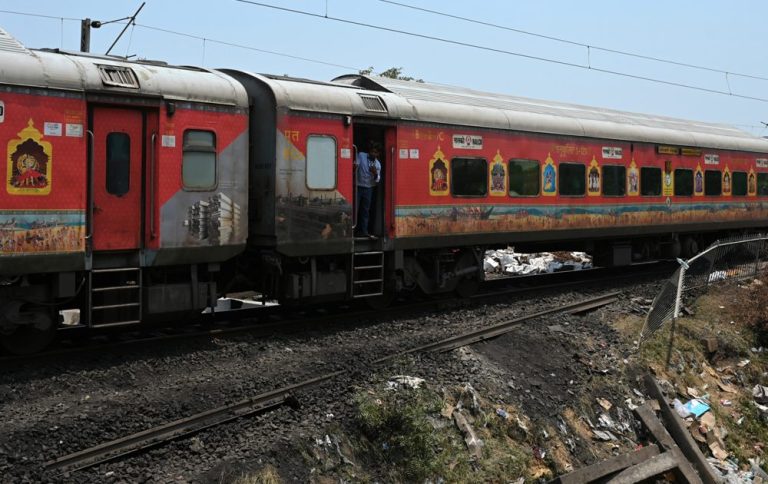 Train crushes 11 passengers to death in India