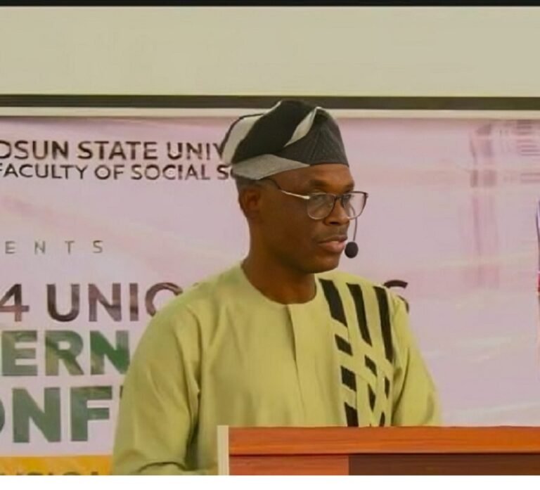 Makinde congratulates Tribune Editor, Olagunju, on NAL Fellowship conferment