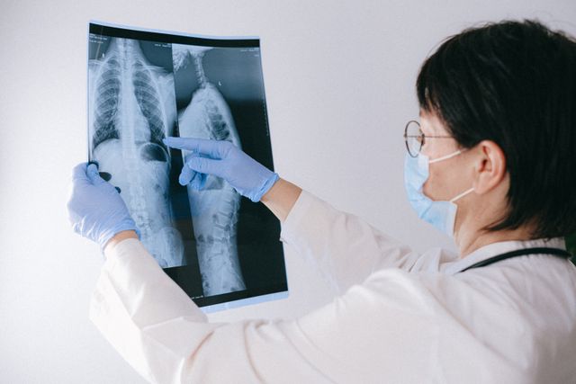 Natural Ways To Support Strength And Wellness During Lung Cancer Treatment Natural Ways To Support Strength And Wellness During Lung Cancer Treatment