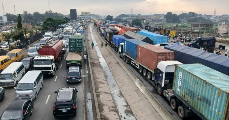 Multiple crashes cause traffic chaos