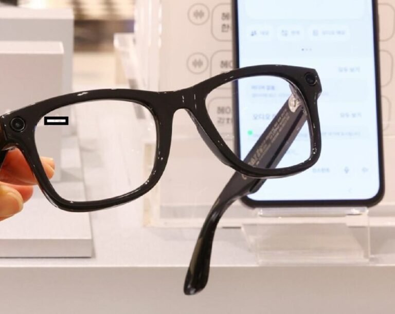 Students cheat in exams by using AI eyeglasses that take photo of question paper and provide answers