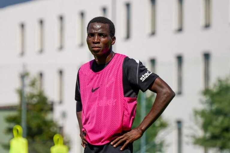 Transfer: AIK invite Olawore to train with first team