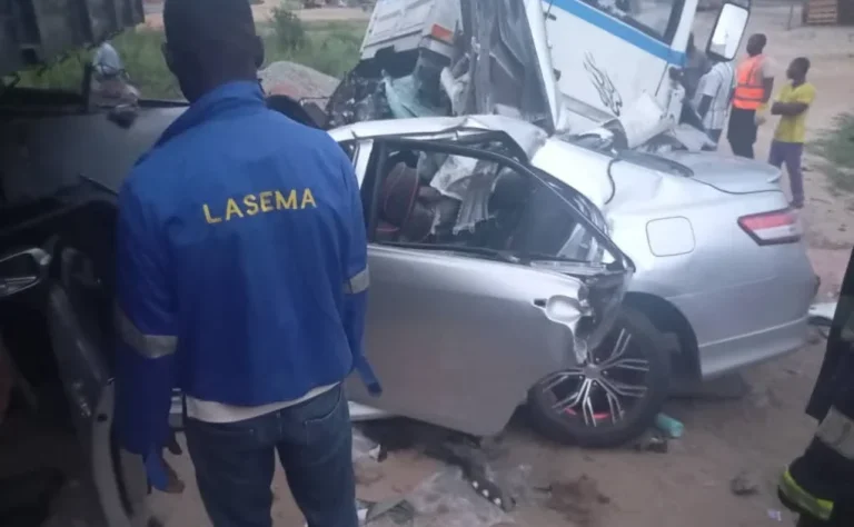 Five Die in Truck-Car Collision