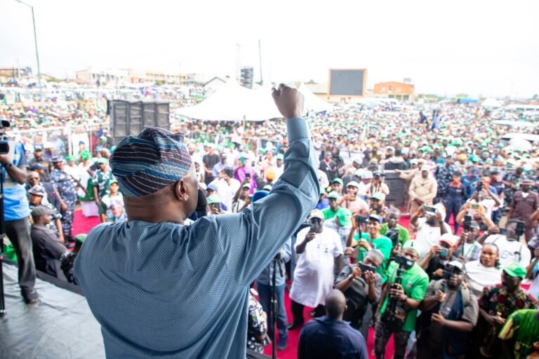 Osun Guber: Atiku, other party bigwigs storm Osogbo, pull mammoth crowd