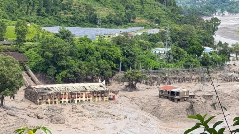 UPDATE: Over 270 dead, 1,300 missing in Nepal-Tibet flash floods