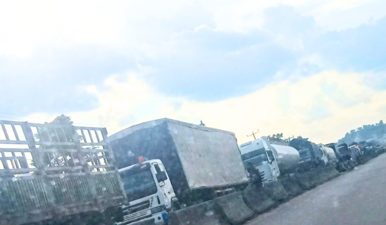 Gridlock: Hundred of passengers stranded along Lokoja-Abuja road