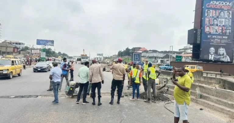 Kara Bridge traffic: Repairs cripple Lagos-Ibadan Expressway