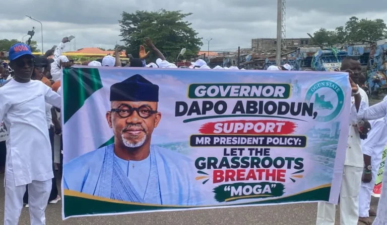 Ogun residents protest barefoot over bad roads, others Ogun residents protest barefoot over bad roads, others
