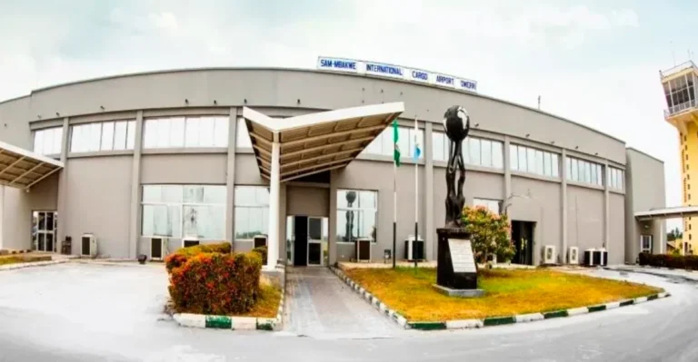 FG shuts Owerri airport over runway repair FG shuts Owerri airport over runway repair