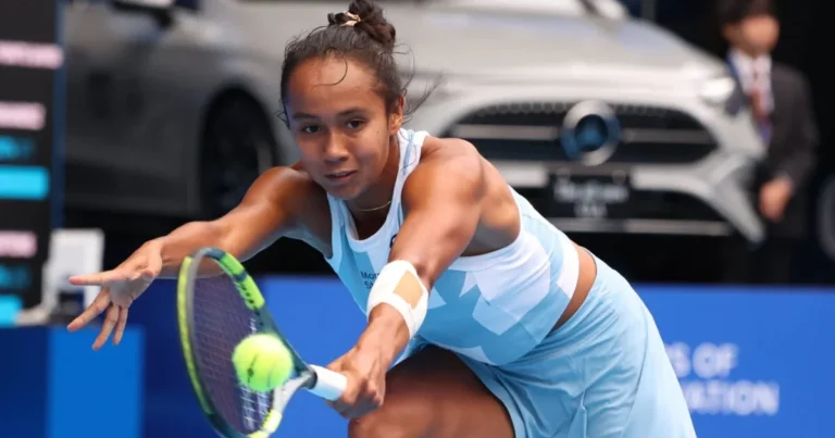 Fernandez beats Rakhimova to reach Tokyo final