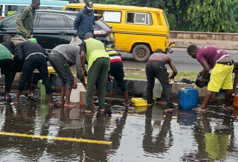 Lagos warns against consuming oil from fallen tanker