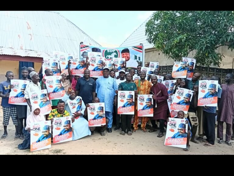 Niger: Vatsa dumps APC, takes over 200 supporters to SDP