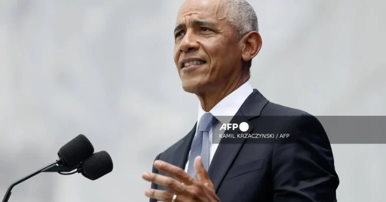 Obama accuses Trump of targeting Omar over political views