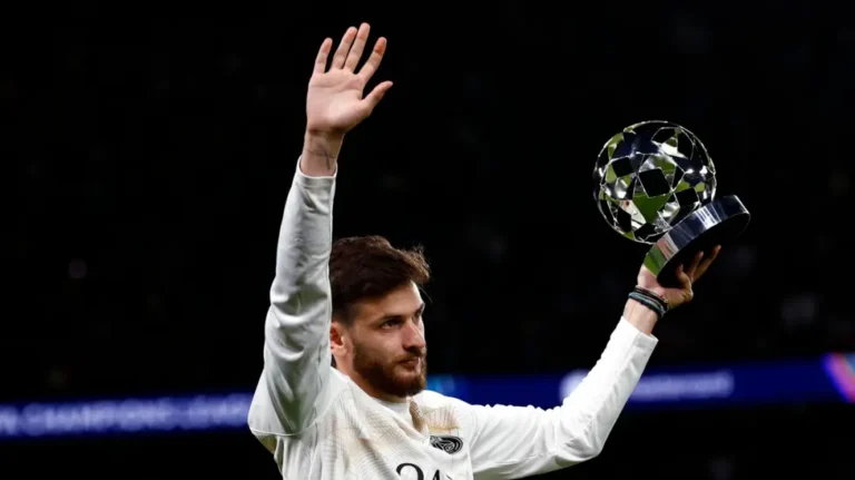 PSG’s Kvaratskhelia to undergo surgery after ACL rupture – Official